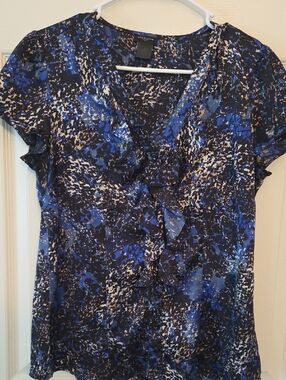 Ann Taylor Blue and Black Abstract Ruffle V-Neck Blouse Size Medium